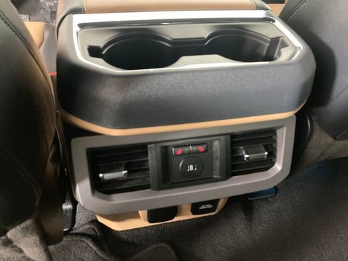 Used 2023 Ford F250 Lariat image 15