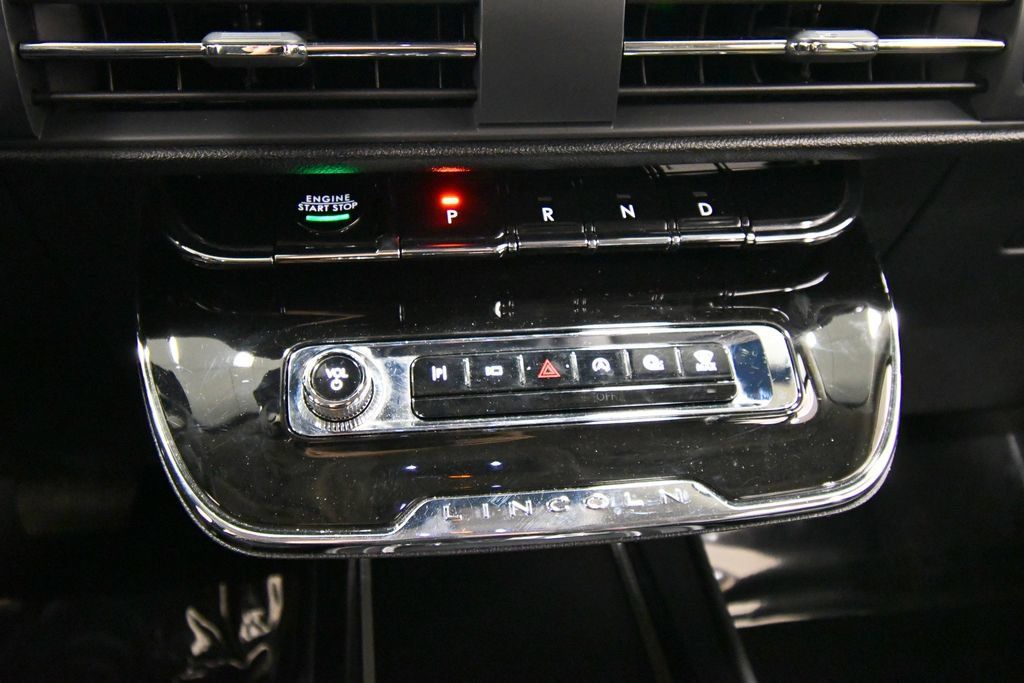Used 2024 Lincoln Corsair AWD w/ Equipment Group 101A image 25