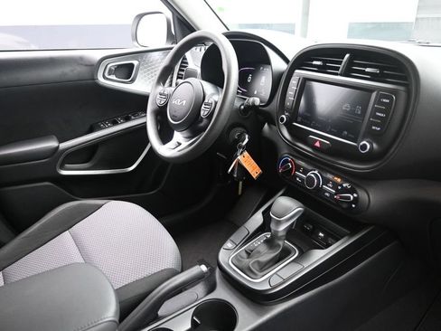 Used 2024 Kia Soul LX w/ Option Group 015 FWD image 28