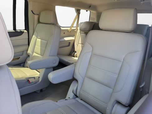 Used 2017 GMC Yukon XL Denali w/ Open Road Package AWD/4WD image 14