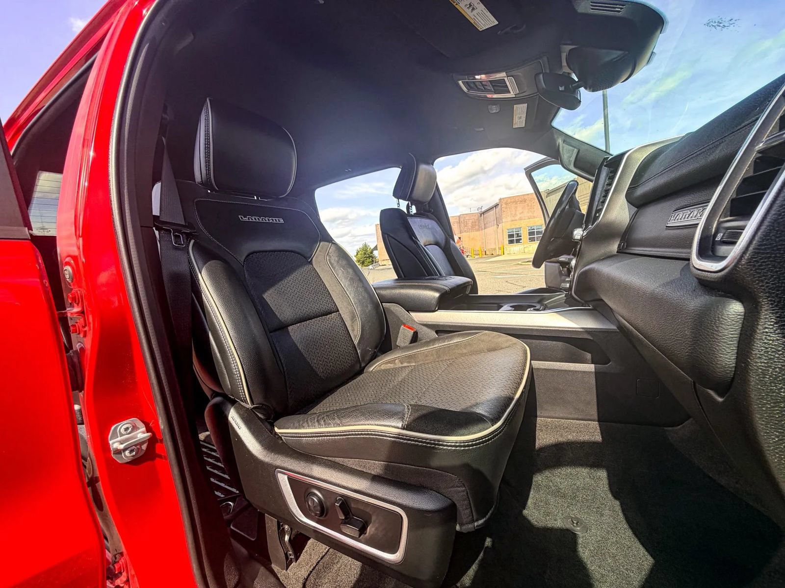 Used 2021 RAM 1500 Laramie AWD/4WD image 20