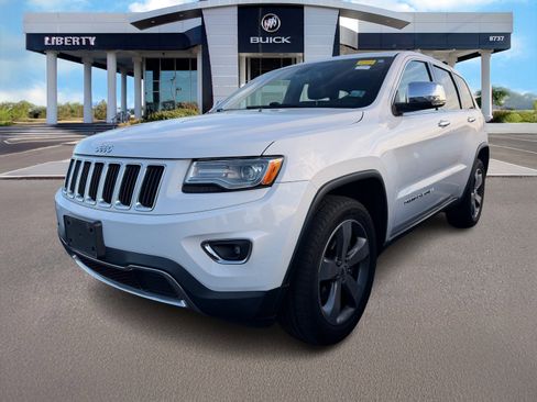 Used 2015 Jeep Grand Cherokee Limited w/ Luxury Group II image 2
