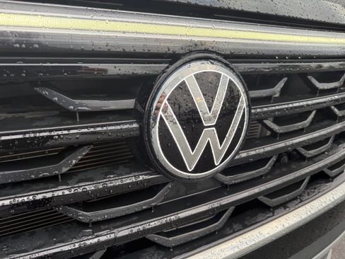 Used 2024 Volkswagen Atlas Cross Sport SE image 4