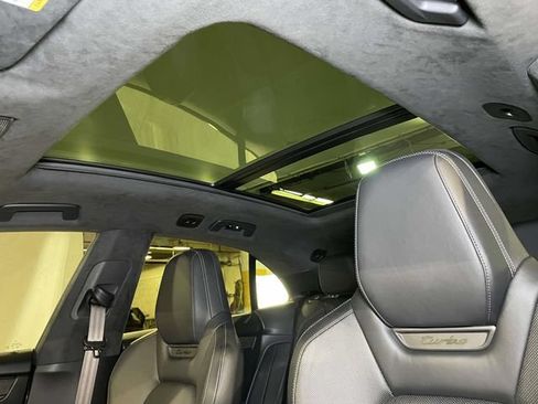Certified 2024 Porsche Macan Turbo Electric AWD/4WD image 18