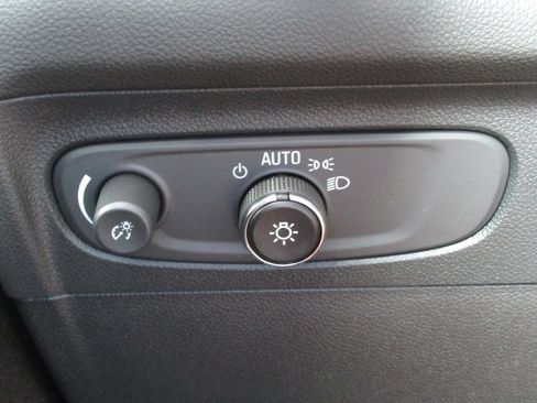 Used 2023 Buick Envision Avenir FWD image 22
