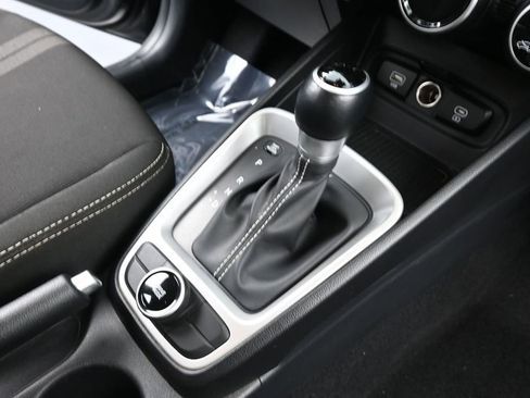 Certified 2024 Hyundai Venue SEL FWD image 19