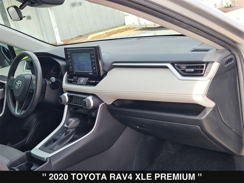 Used 2020 Toyota RAV4 XLE Premium image 29