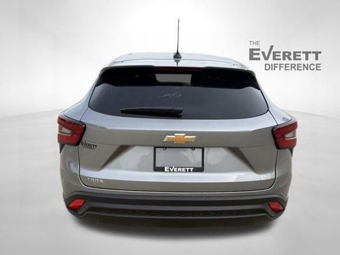 New 2026 Chevrolet Trax LS w/ Driver Confidence Package FWD image 6