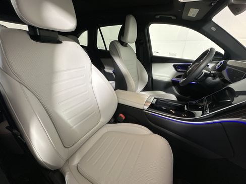 Used 2023 Mercedes-Benz GLC 300 4MATIC image 24