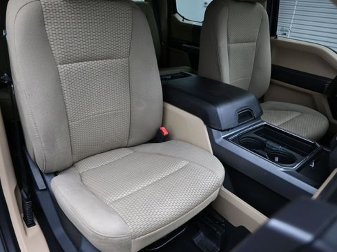 Used 2020 Ford F250 XLT w/ XLT Premium Package AWD/4WD image 41