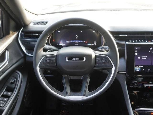 Certified 2024 Jeep Grand Cherokee Laredo RWD image 16