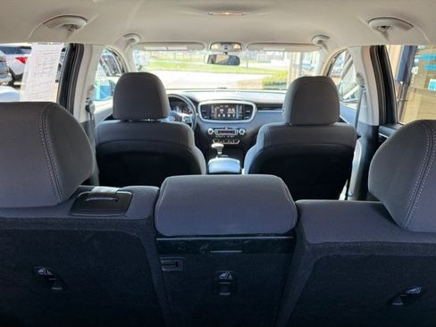 Used 2019 Kia Sorento S image 25