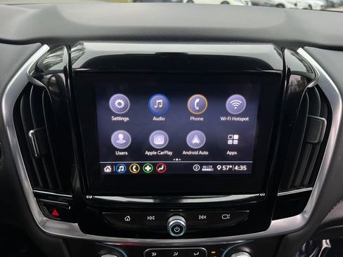 Used 2021 Chevrolet Traverse LT image 23