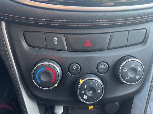 Used 2022 Chevrolet Trax LT image 21