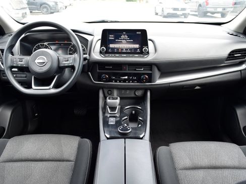 Used 2024 Nissan Rogue SV AWD/4WD image 5
