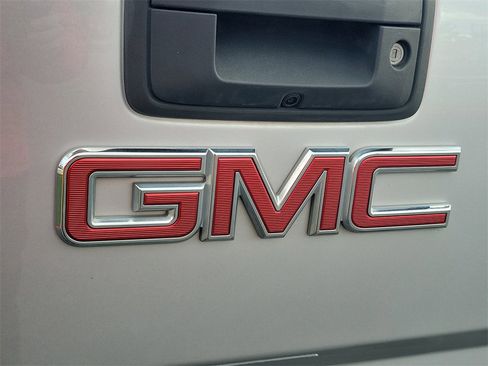 Used 2015 GMC Sierra 1500 SLE w/ SLE Value Package image 22