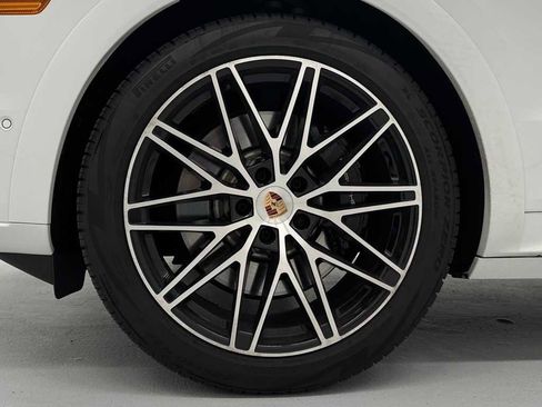 Used 2025 Porsche Cayenne GTS image 9