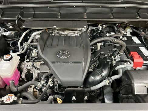 Used 2023 Toyota Highlander LE AWD/4WD image 24