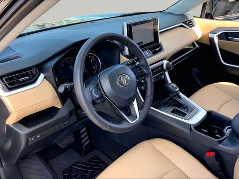 Used 2025 Toyota RAV4 XLE Premium FWD image 17