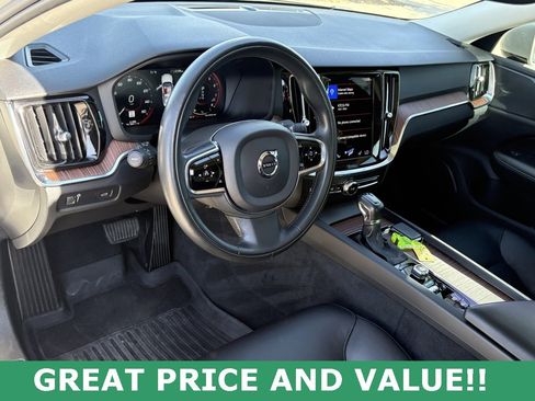 Used 2021 Volvo S60 T5 Momentum w/ Climate Package image 16