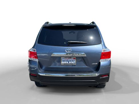 Used 2012 Toyota Highlander Limited w/ Tow Pkg AWD/4WD image 4