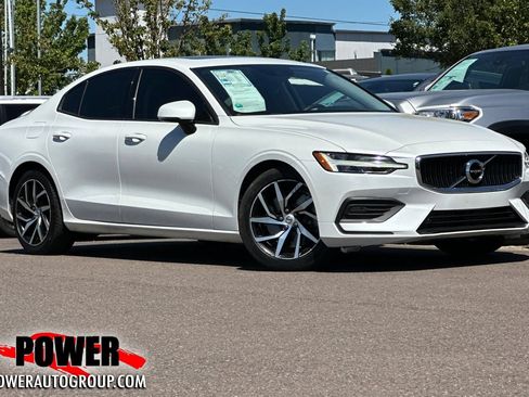 Used 2019 Volvo S60 T6 Momentum w/ Multimedia Package AWD/4WD image 1