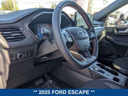 Used 2025 Ford Escape ST-Line w/ Equipment Group 301A image 12