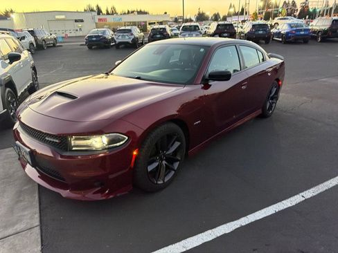 Used 2019 Dodge Charger R/T w/ Plus Group RWD image 7