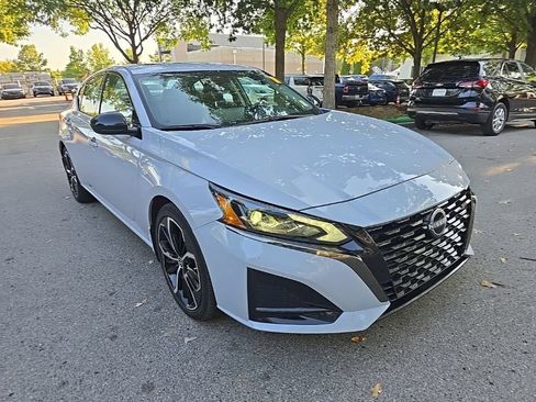 Certified 2024 Nissan Altima 2.5 SR w/ SR Premium Package FWD image 2