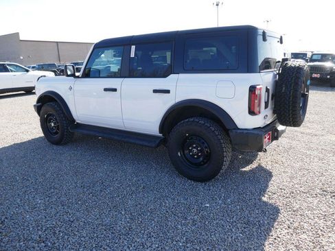 New 2026 Ford Bronco Outer Banks w/ Black Appearance Package image 6