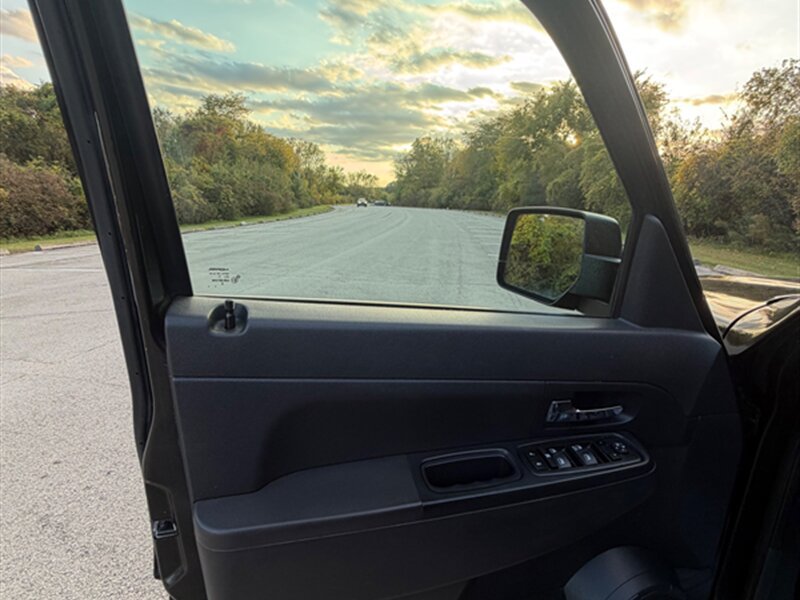 Used 2012 Jeep Liberty Sport AWD/4WD image 21
