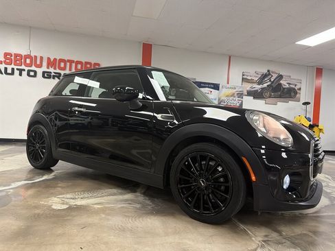 Used 2020 MINI Cooper 2-Door Hardtop FWD image 15
