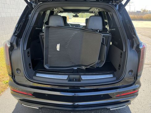 Used 2025 Cadillac XT6 Sport w/ Technology Package image 21