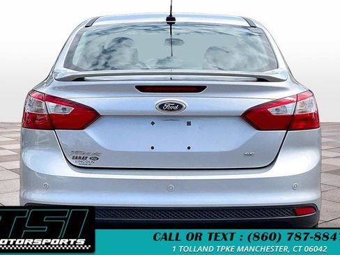 Used 2014 Ford Focus SE w/ SE Sport Package FWD image 4