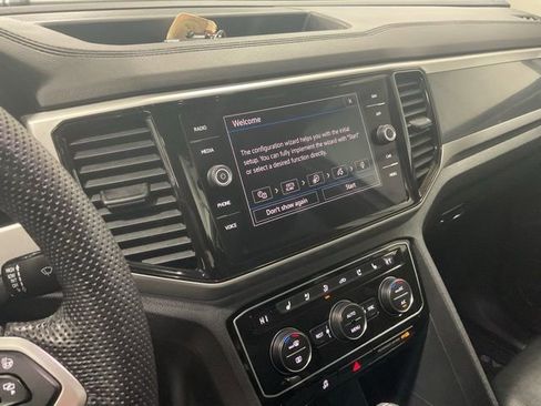 Used 2023 Volkswagen Atlas SEL Premium image 15