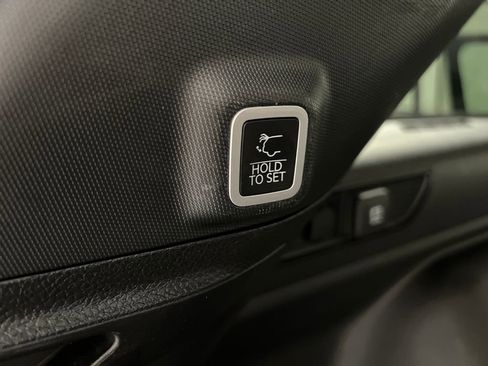 Used 2024 Jeep Grand Cherokee Altitude image 32