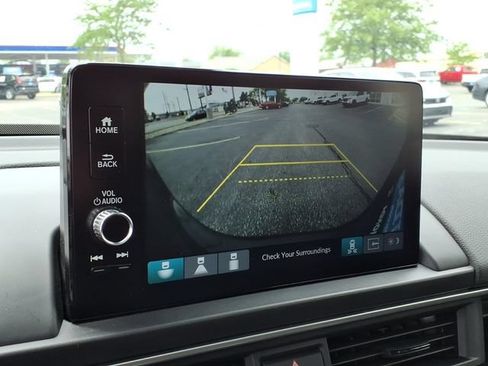 Certified 2025 Honda Pilot Touring image 17