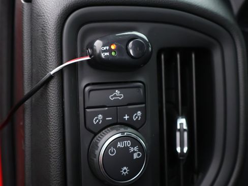 Used 2019 Chevrolet Silverado 1500 Custom w/ Infotainment Package image 10