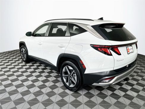 Certified 2025 Hyundai Tucson SEL AWD/4WD image 7