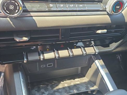 Used 2025 GMC Canyon Elevation RWD image 16