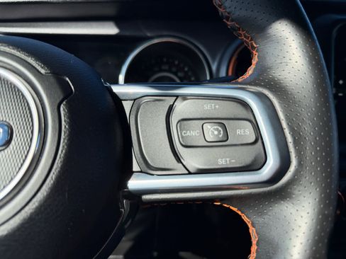 Used 2022 Jeep Gladiator Mojave w/ Cold Weather Group image 12