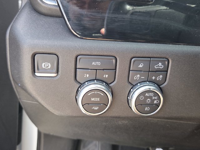 Used 2025 GMC Sierra 1500 SLT AWD/4WD image 25