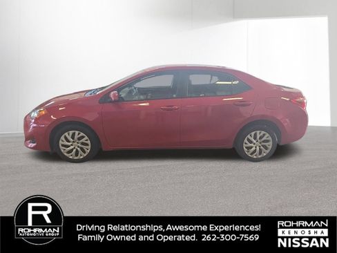 Used 2017 Toyota Corolla LE FWD image 2