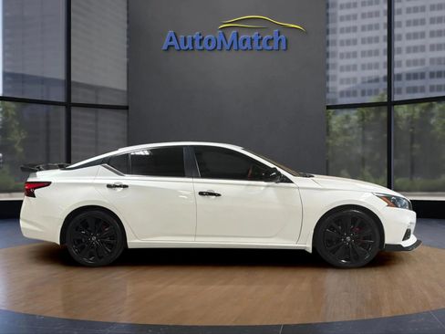 Used 2022 Nissan Altima 2.5 SR w/ Midnight Edition Package FWD image 13