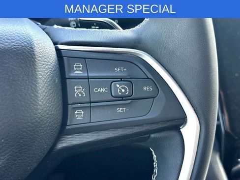 Used 2024 Jeep Grand Cherokee L Laredo AWD/4WD image 18