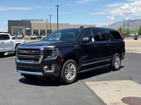 Used 2024 GMC Yukon XL SLT AWD/4WD image 10