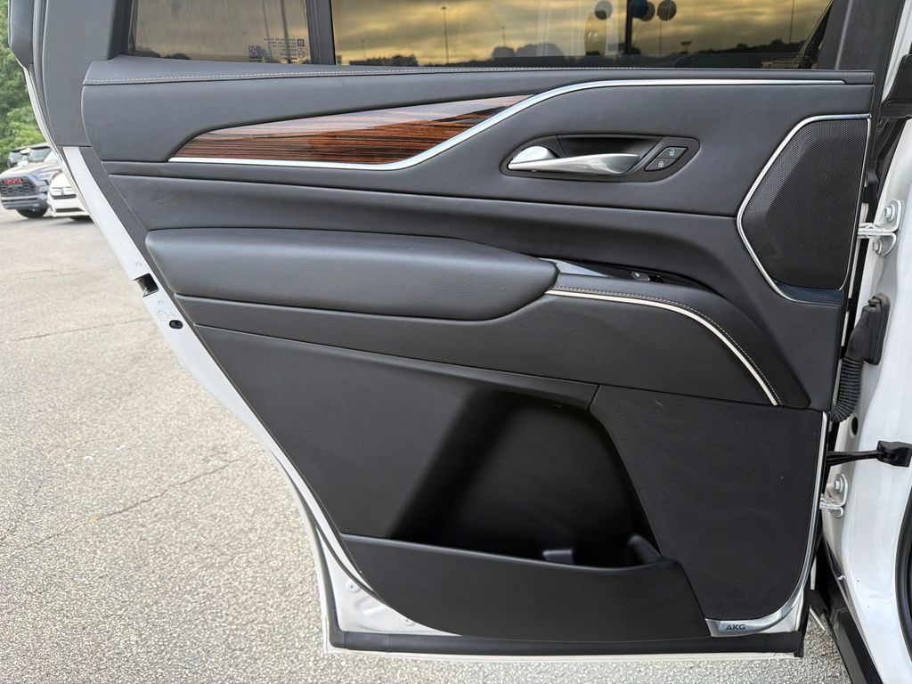 Used 2022 Cadillac Escalade Luxury w/ LPO, Floor Liner Package AWD/4WD image 22