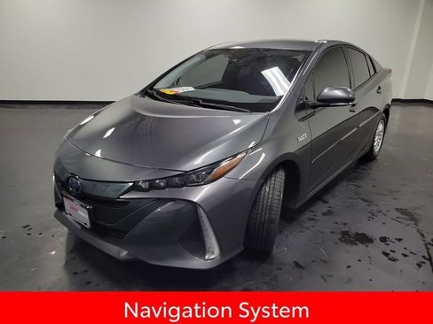 Used 2021 Toyota Prius Prime XLE image 4