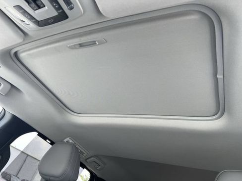 Used 2026 Toyota Sienna XLE FWD image 18