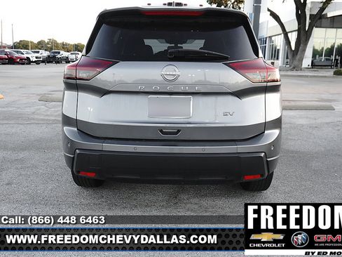 Used 2024 Nissan Rogue SV FWD image 6